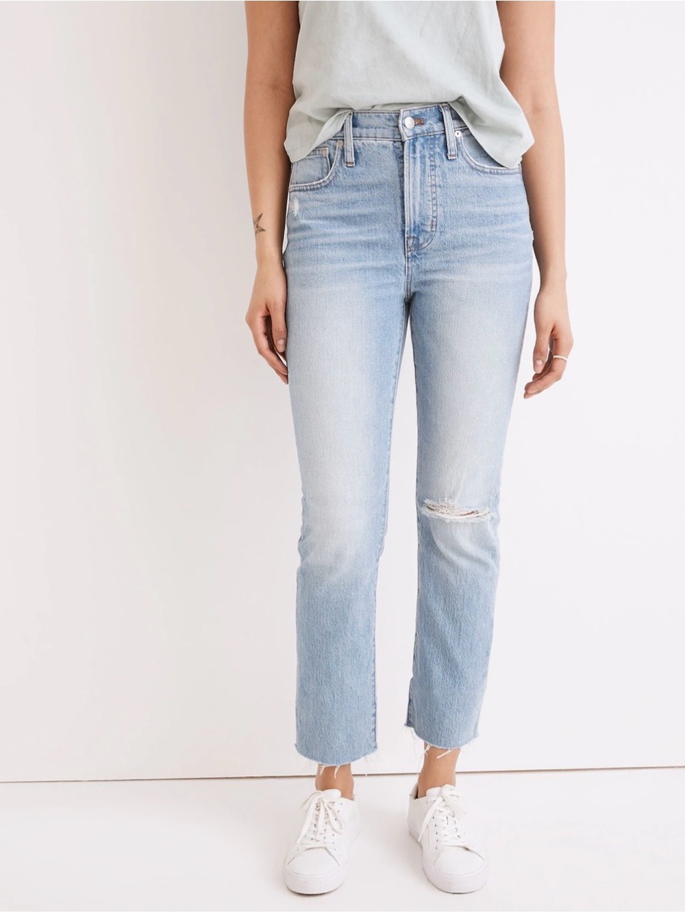 Madewell The Perfect Vintage Jean size 28 High Rise Mom Jean Distressed Light